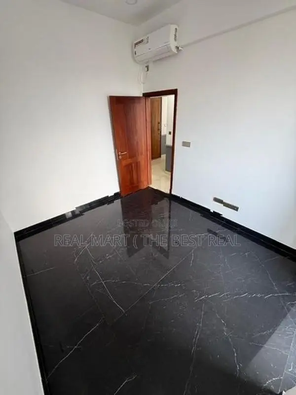 COLOMBO 5 : 4-BR (2240 SQFT) LUXURY DUPLEX APARTMENT FOR SALE