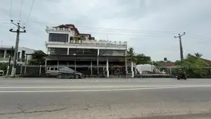 (DC1225) Commercial Building for Sale in High Level Road Homagama