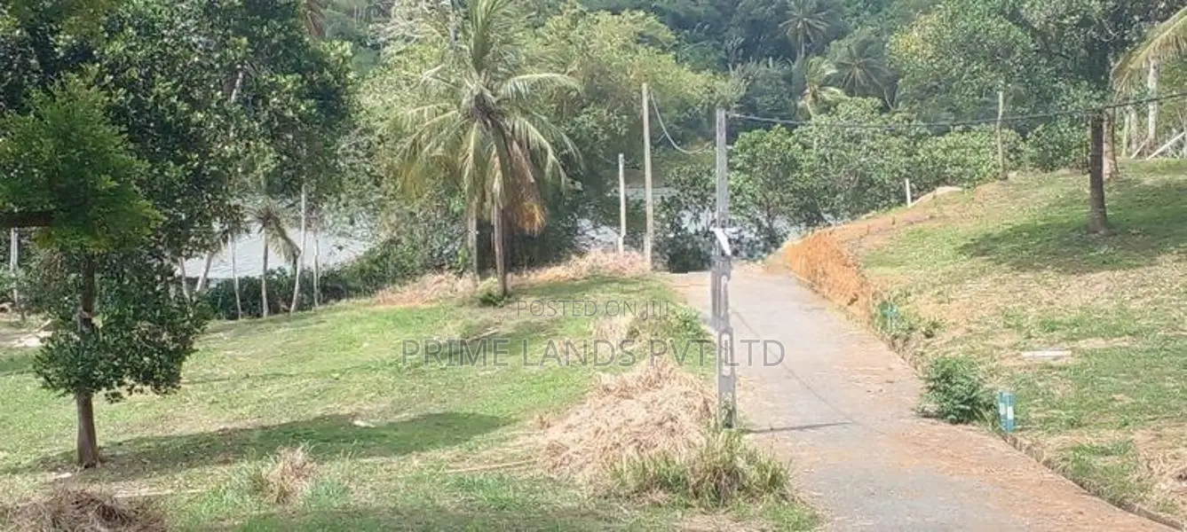 Lake View Lands in Matara
