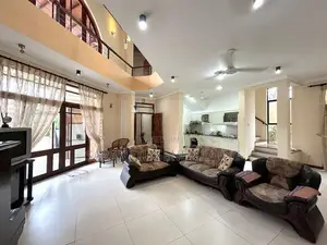 Luxury House in Kotte - Jubilee Post / Pagoda Rd Nugegoda