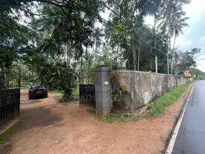 Commercial Land for Sale Watareka, Padukka (Near watareka station)