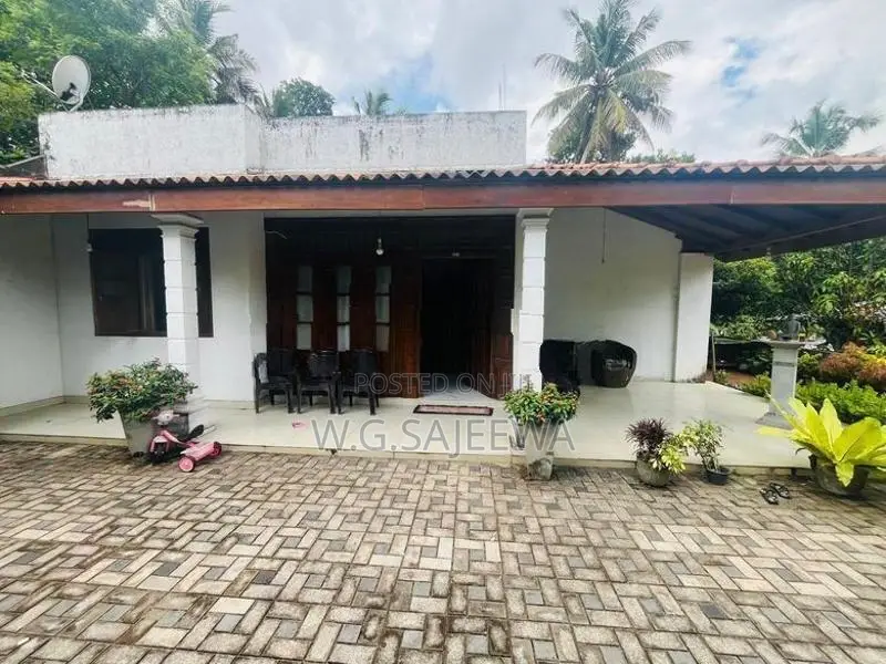 Single Storey house sale in Ganemulla Town