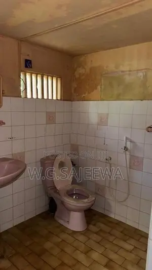 48perch land with house for sale in ja-Ela