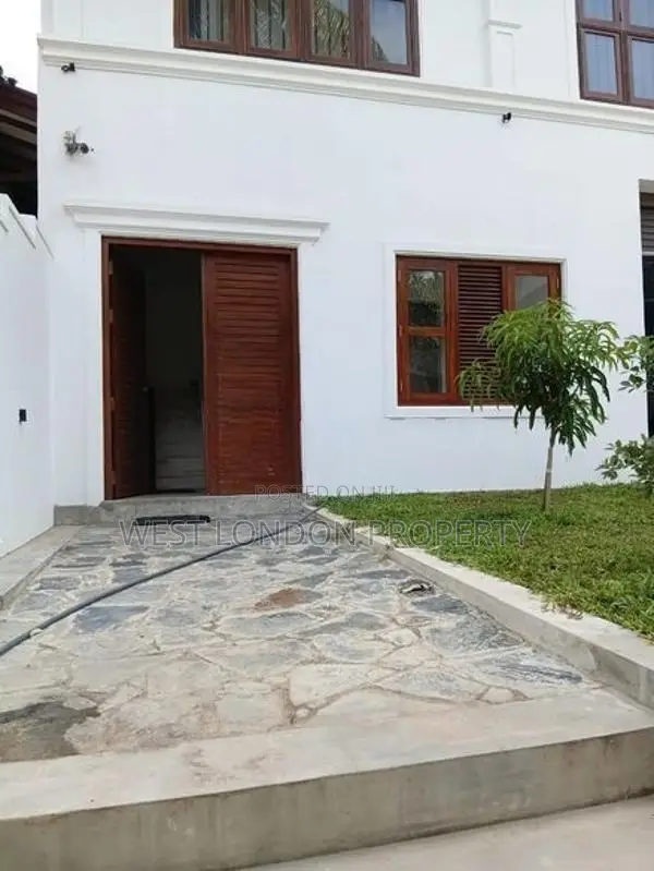 Modern Luxury House in Nawala