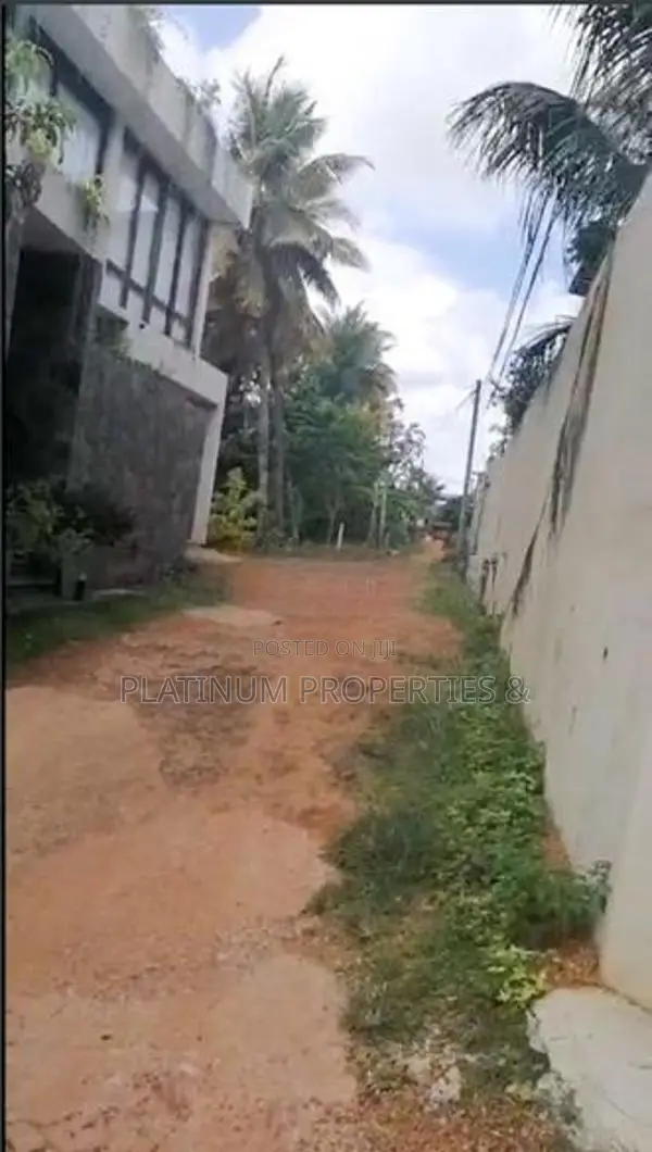 10.5P Land For Sale Maharagama Temple Road
