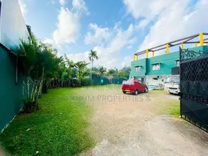 Super Luxury 35 Perch House With Pool For Sale Battaramulla