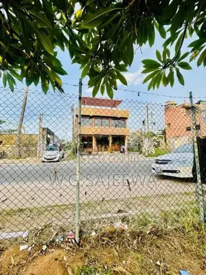 18.5perch main roda facing land for sale in poruthota, Negombo