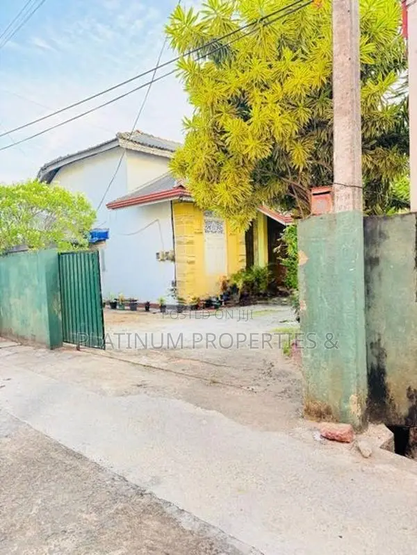 450m to Galle Road - 26.8P Land with 5BR House For Sale In Ratmalana