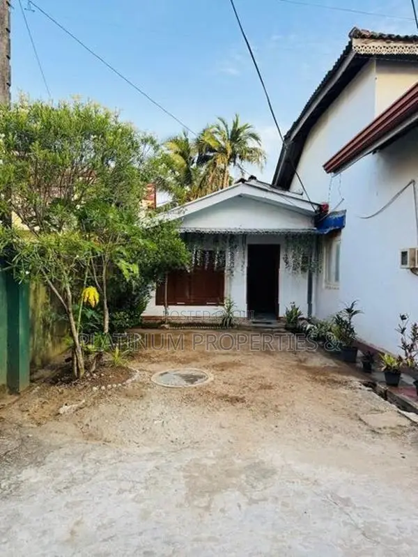 450m to Galle Road - 26.8P Land with 5BR House For Sale In Ratmalana