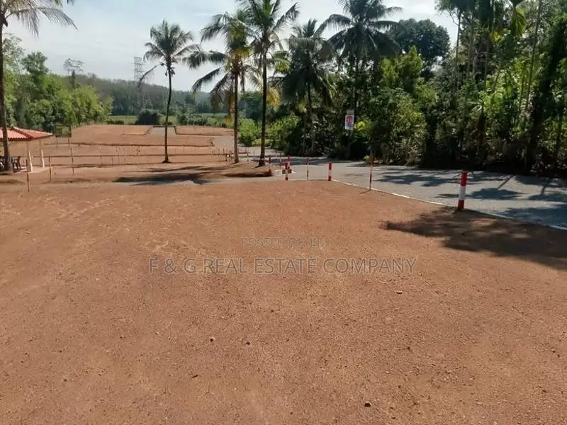 කොස්ගම ඉඩම