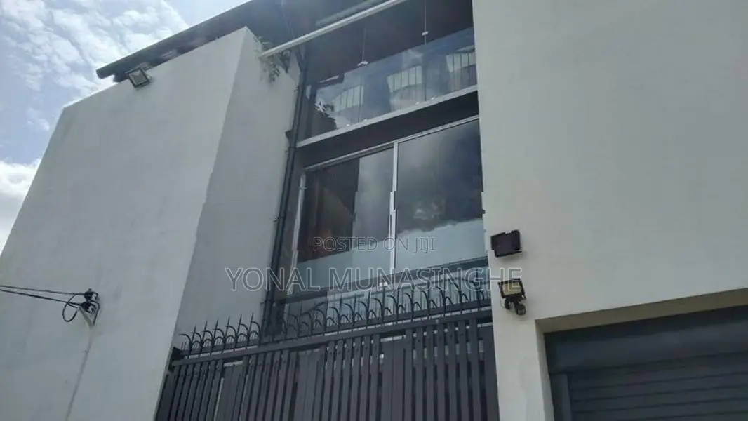 3 Story House In Battaramulla For Sale