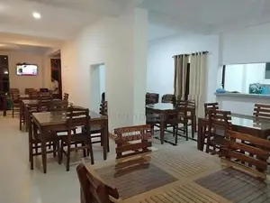 Holiday Rooms in Hatton (White Block Hotel )