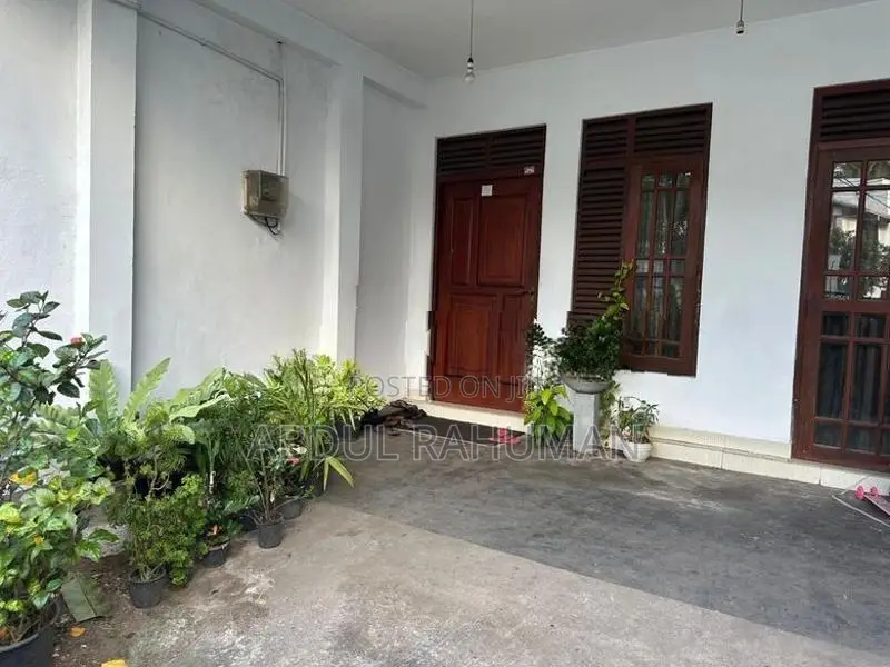 2 Storey House in Pallewatte, Battaramulle