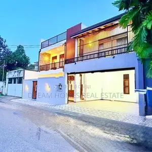 Family Home in Battaramulla | Rooftop Terrace 10 Perches