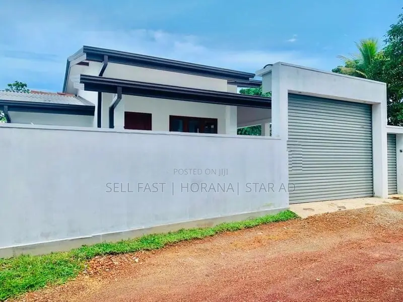 Modern New Luxury House for Sale in Bandaragama