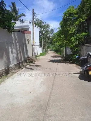 කටුනායක - අමන්දොලුව අවටින් තට්ටු දෙකේ නිවසක් විකිණීමට