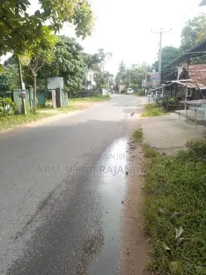 කටුනායක - ආඩිඅම්බලමින් ඉඩමක් විකිණීමට ඇත