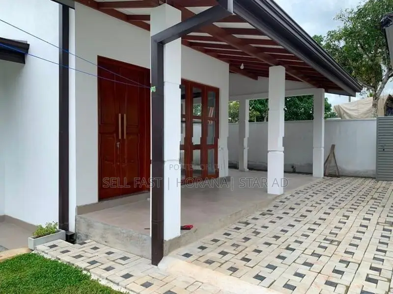 Modern New Luxury House for Sale in Bandaragama