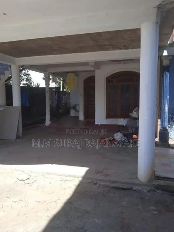 කටුනායක - අමන්දොලුව අවටින් තට්ටු දෙකේ නිවසක් විකිණීමට