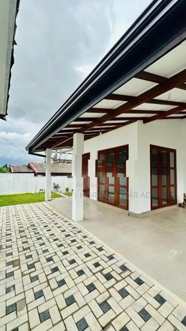 Modern New Luxury House for Sale in Bandaragama