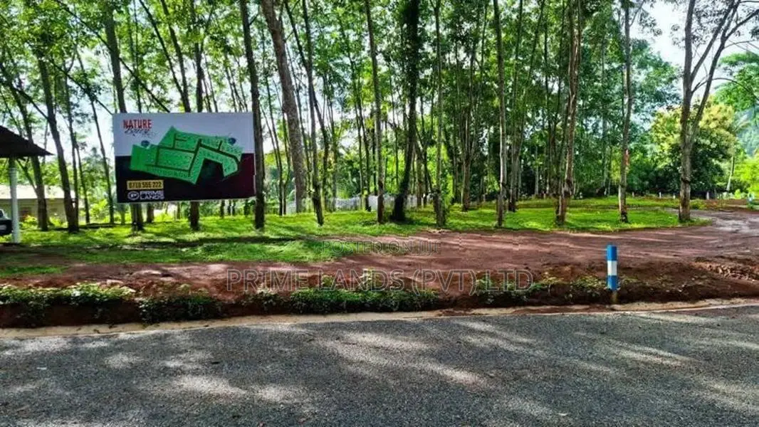 දිවුලපිටියට ළගින් 5 පාරෙන් බිම් කොටස්