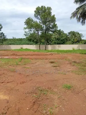 Lake Facing Land for Sale in Nawala