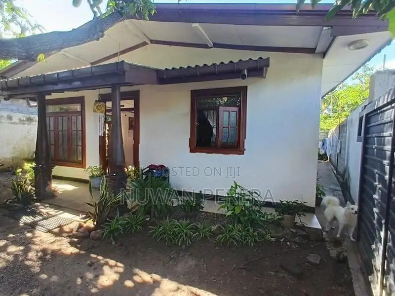 Moratuwa Laxapathy 2 bedrooms house for sale .