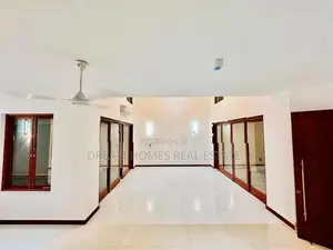 House Kotte Mansion with Rooftop Entertainment Area Pool