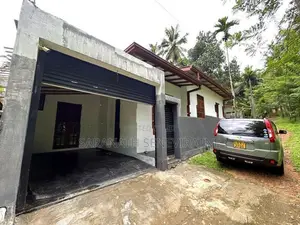 House Homagama New Meegoda Junction 1.5 km Off High-Level Rd