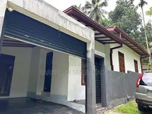 House Homagama New Meegoda Junction 1.5 km Off High-Level Rd