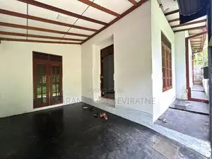 House Homagama New Meegoda Junction 1.5 km Off High-Level Rd