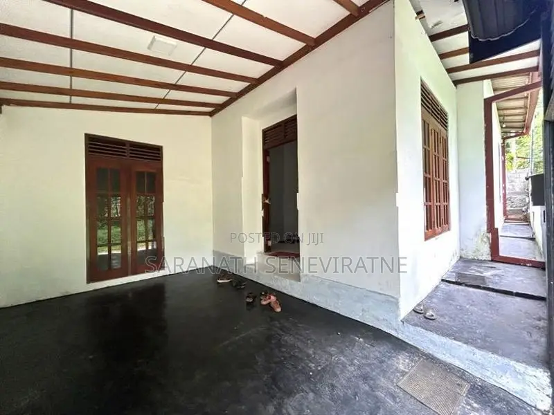 House Homagama New Meegoda Junction 1.5 km Off High-Level Rd