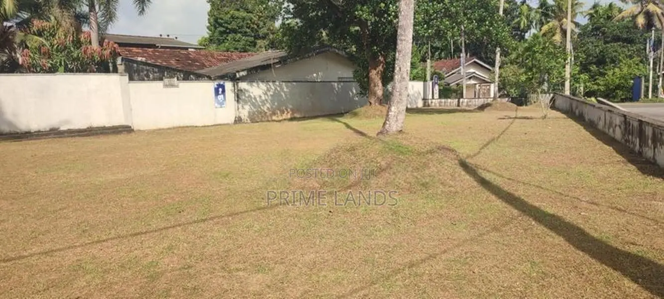 Kottawa , Malabe Bus Road Facing Land for Sale in Hatharaman Handiya