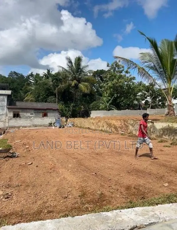 Land for Sale Makubura
