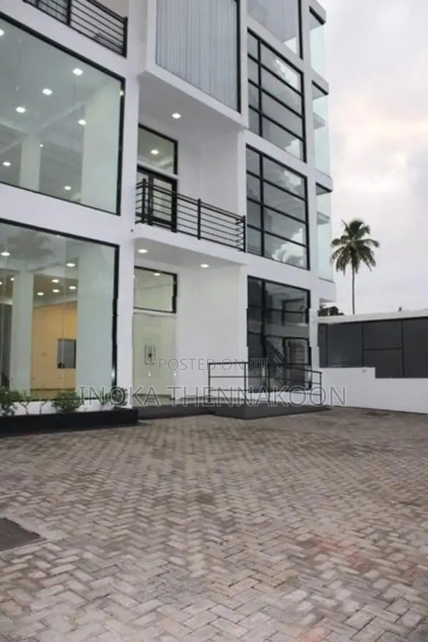 Commercial Building for Rent in Kattuwa