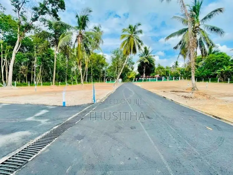Yakkala Precious Land Plot for Sale