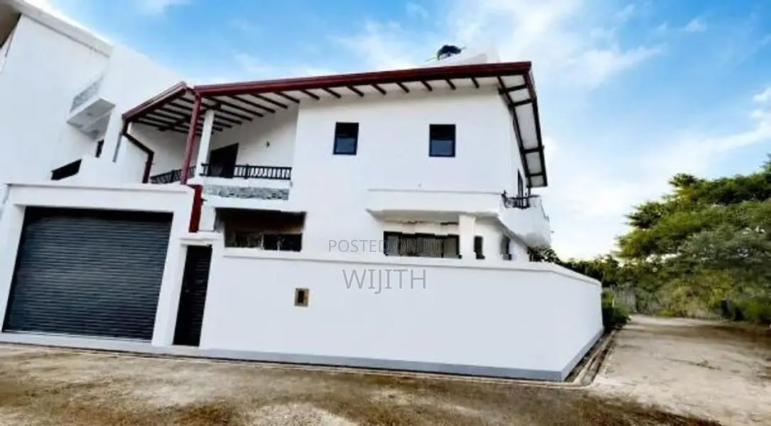කොටිටාව හංදියට ආසන්නව ණවමාදිලියේ ළස්සන දෙමහල් නිවසක් විකිනිමට කොටගග