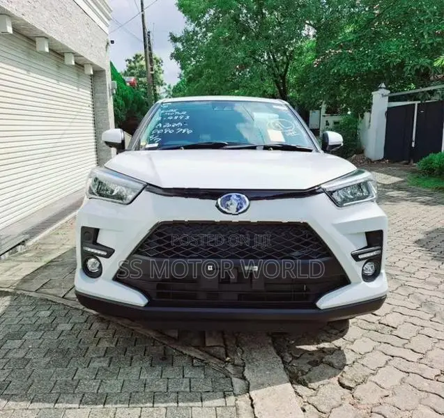 Toyota Raize Z APPLE CAR 4WAY BSM 2025