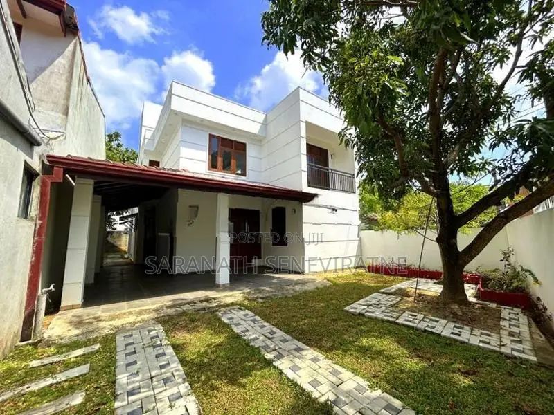 3 Storied House including Roof-Top - Panadura Gorakana Near Bolgoda La