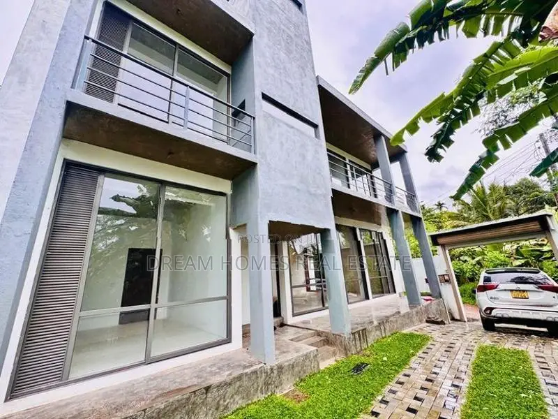 Modern Architectural House in Angoda – 11 Perches of Prime Land