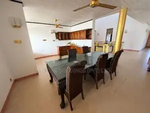 A/C 8 Rooms House For Rent Off Galle Road Colombo 03 [ 2225C ]
