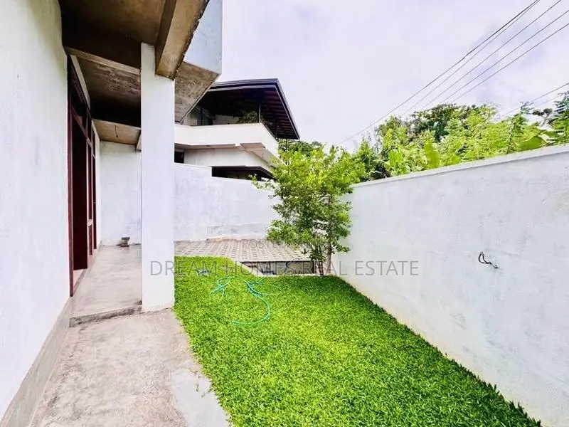 Modern Architectural House in Angoda – 11 Perches of Prime Land