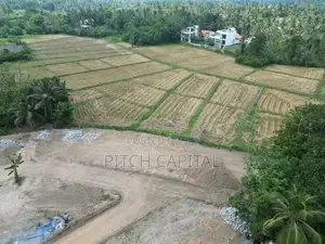 සුන්දර වෙල්යායකට මුහුණලා වටිනා ඉඩමක් විකිණීමට කහතුඩුව