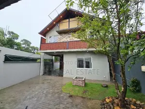 Modern Designed Villa For Sale in Piliyandala