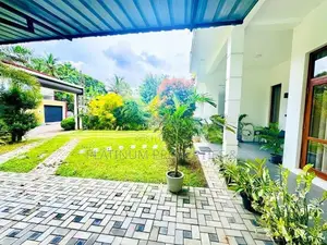 20 Perch Super Luxury 12-Bedroom House For Sale In Thalawathugoda