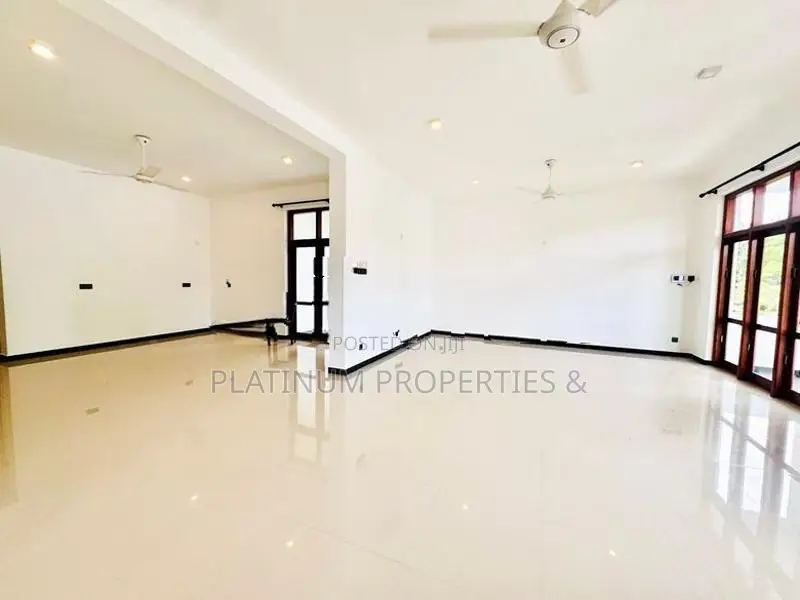 20 Perch Super Luxury 12-Bedroom House For Sale In Thalawathugoda