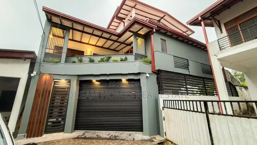 Luxury 3-Storey House for Sale – Panadura