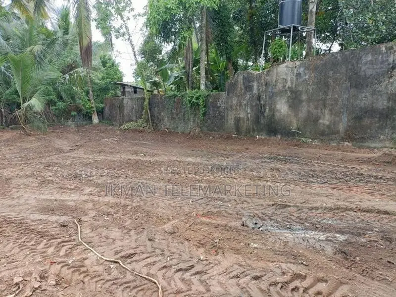 Residential Land for Sale in, Athurugiriya