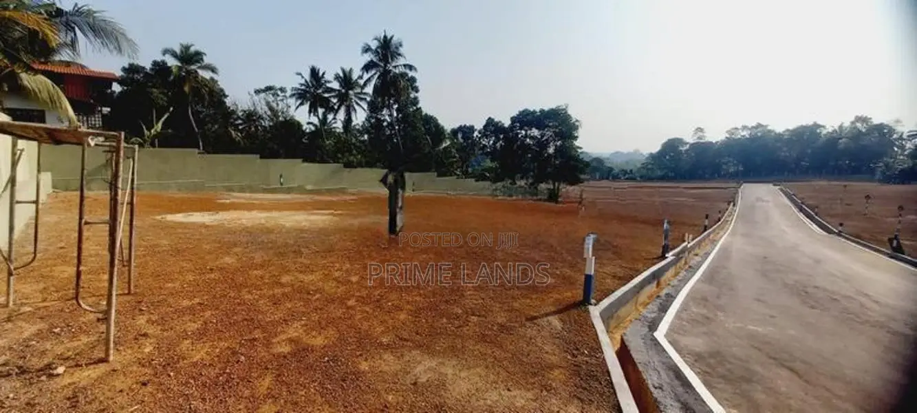 පානදුර ඉඩමක්