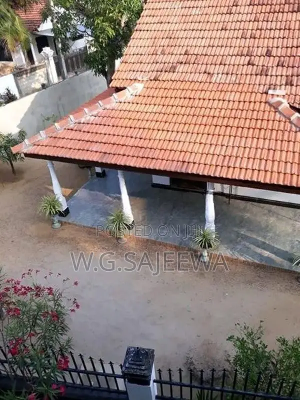 Single house sale in Negombo -13 Perch